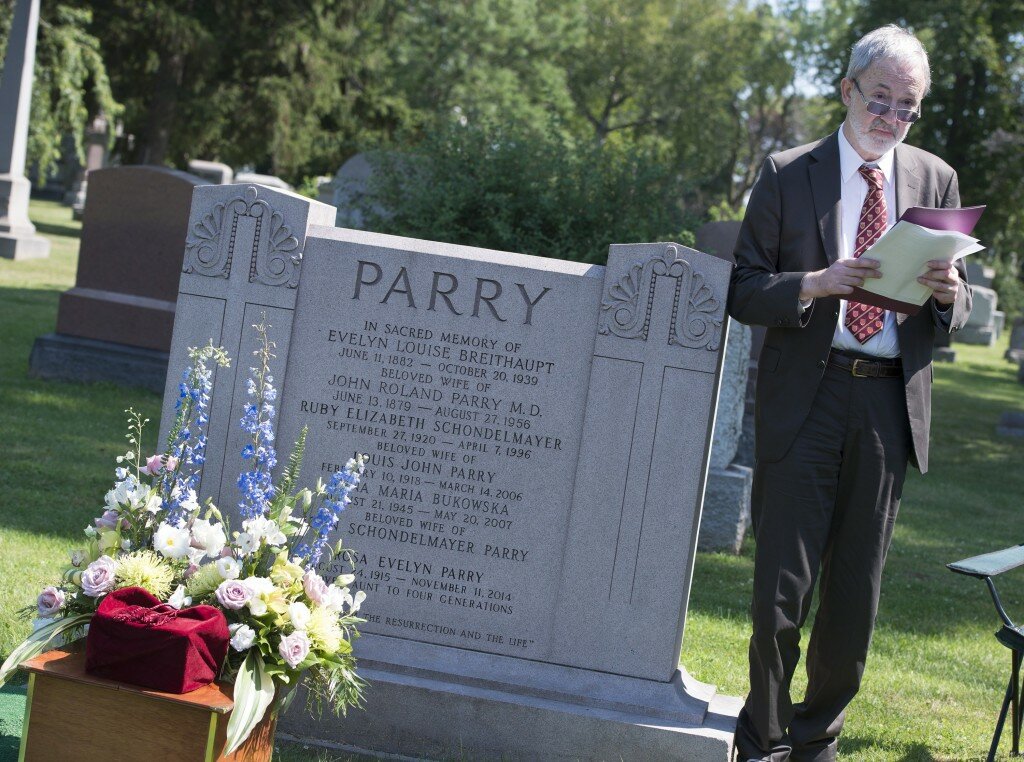Family Interment of Rosa Parry's ashes at Hamilton Cemetery.